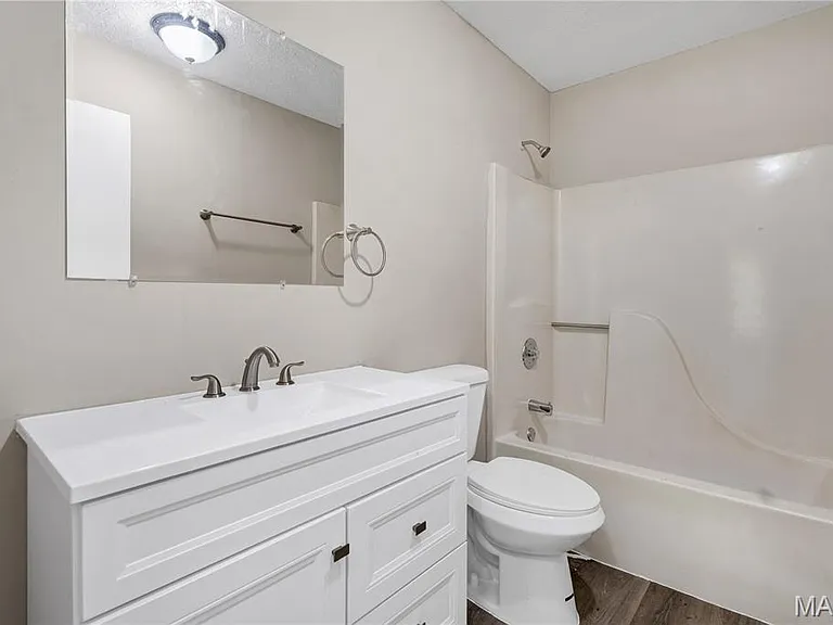 201 Becker Dr — Photo 15