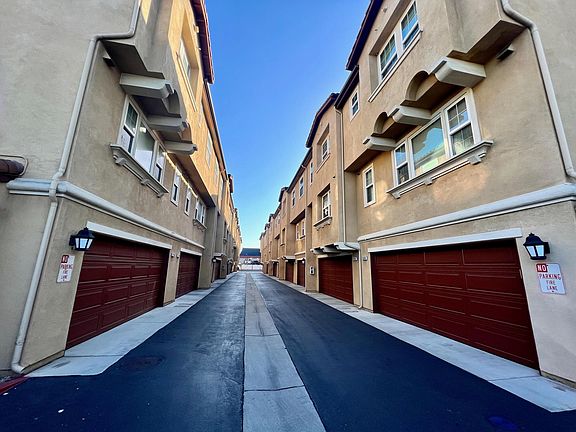 5th image of 2698 Cabrillo Ave