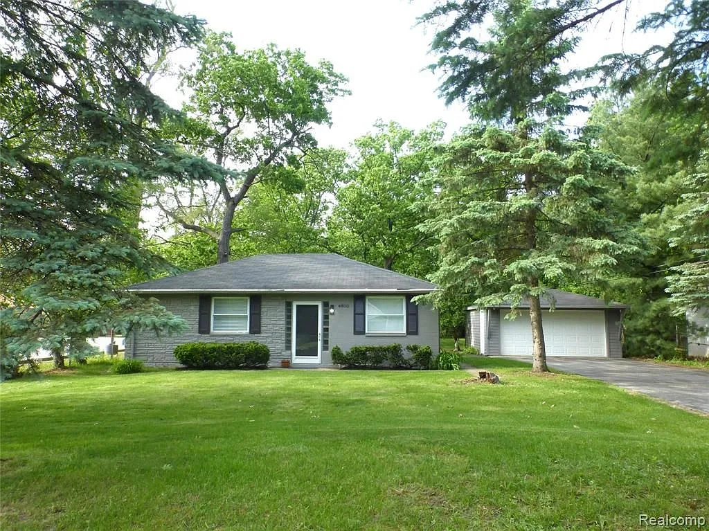 4800 Midland Ave photo 1