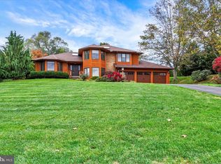 277 Pine View Ln, York, PA 17403