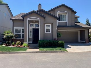 8222 Starburst Ln, Elk Grove, CA 95758