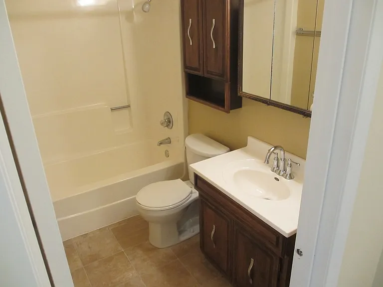 702 NW Greenwood St #702 — Photo 6
