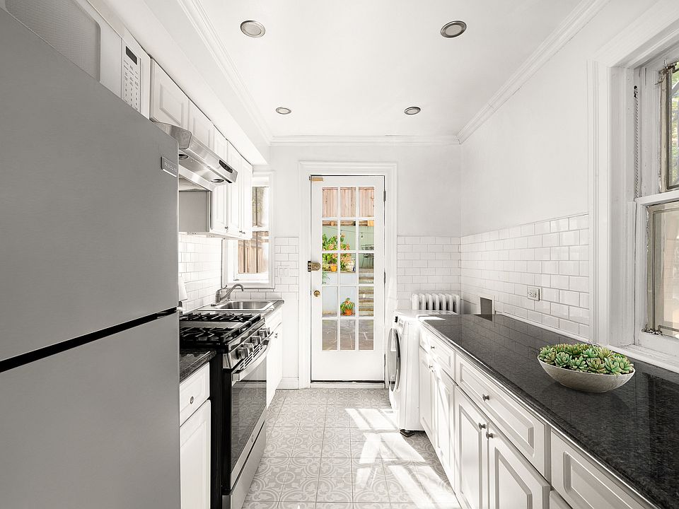 1st image of 522 2nd St #1