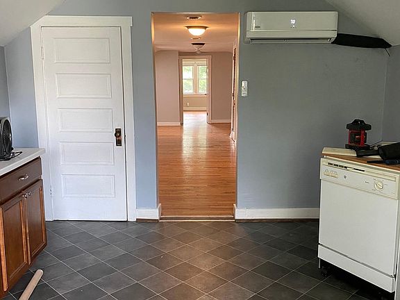 3rd image of 2308 Monroe Ave APT 5