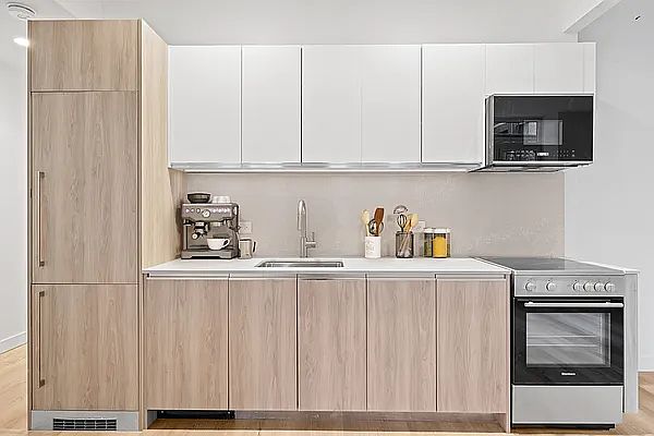 1st image of 90 John St #1305