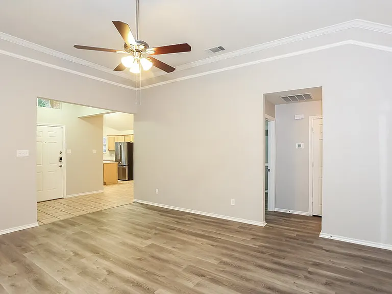 5628 Indian Hill Dr — Photo 3