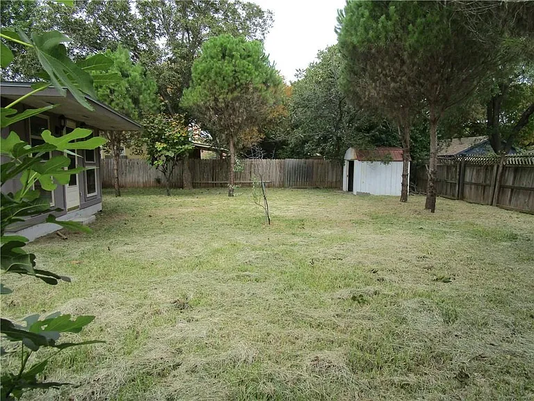 3413 Rocky Hollow Trl — Photo 33