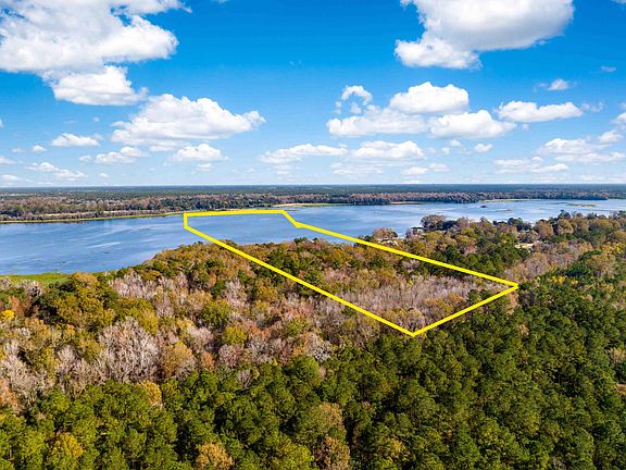 4th image of 554 Point Comfort Rd