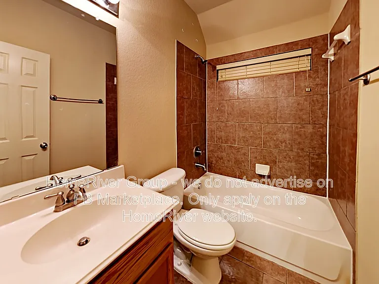 643 E Sandra Ln — Photo 8