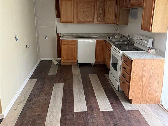 5th image of 26485 Stone Rd
