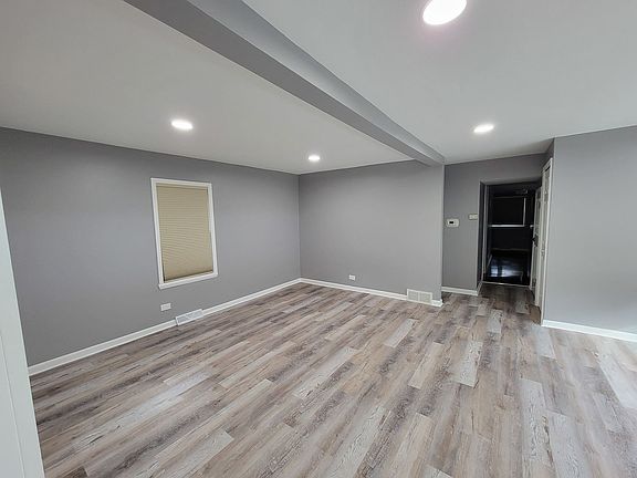 4th image of 141 N Elmwood Ave