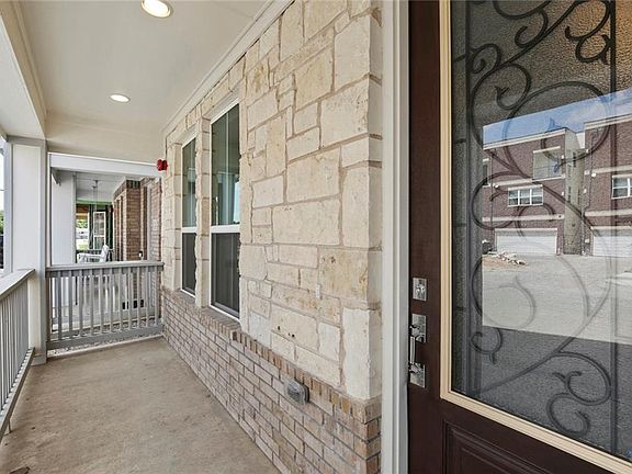 5th image of 223 S Village Way