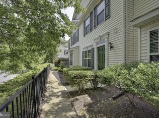 20398 River Bank St, Sterling, VA 20165
