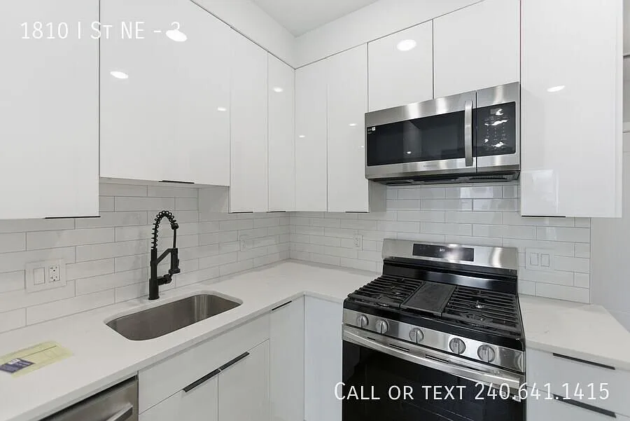 1810 I St NE #3