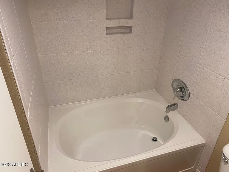 1880 E Morten Ave #106 — Photo 9