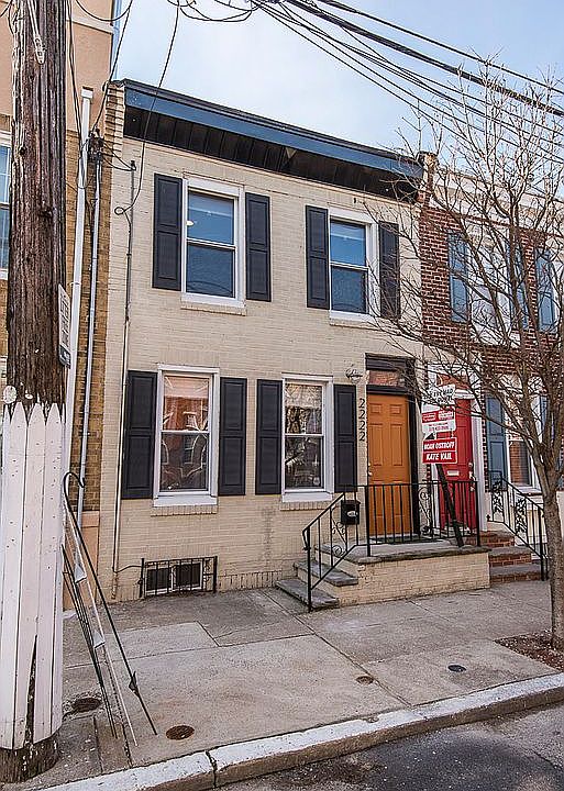 2nd image of 2222 Montrose St