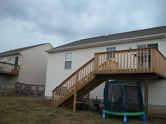 3rd image of 611 Branch Ct
