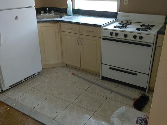 3rd image of 14651 177th St #2