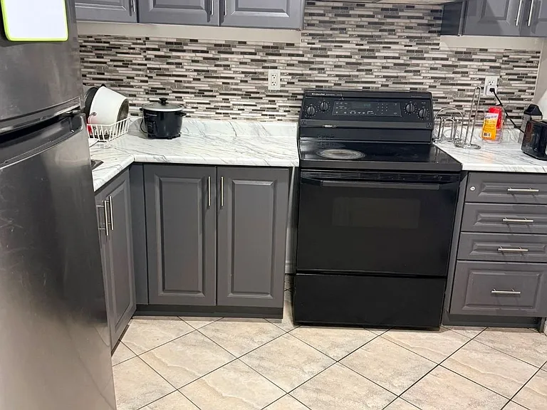 1150 Kipps Ln #UPPER — Photo 3