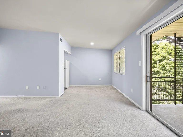10320 Rockville Pike #401 — Photo 9