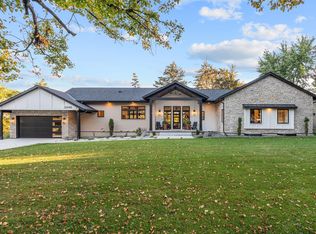 2040 Edgcumbe Rd, Saint Paul, MN 55116