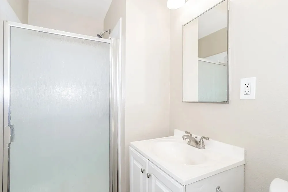3 bed, 1286 sqft, $2,400 — Photo 2