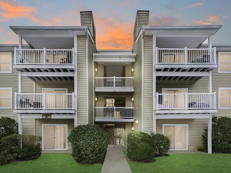 Residential building with private patio/balcony