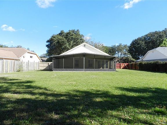 3rd image of 9509 Glenpointe Dr