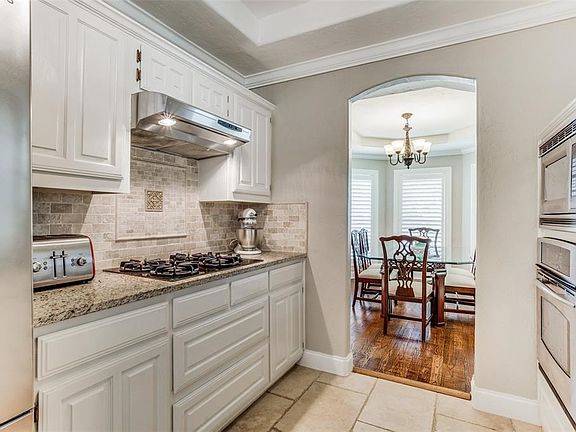 3rd image of 5220 Park Lake Blvd