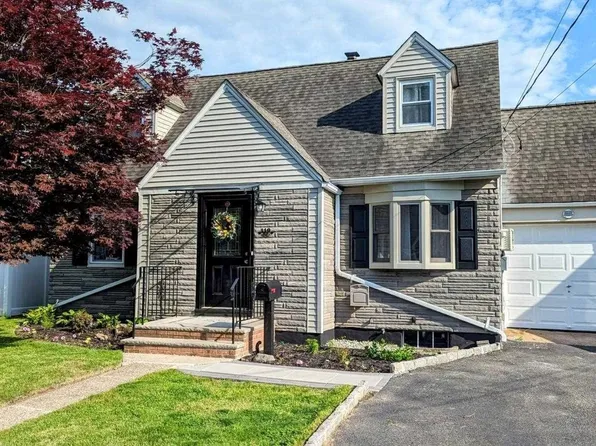 110 Lincoln Ave, Elmwood Park, NJ 07407