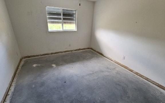 4th image of 310 Northwwest 25th Pl