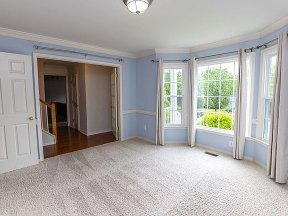 3rd image of 10916 Tray Way