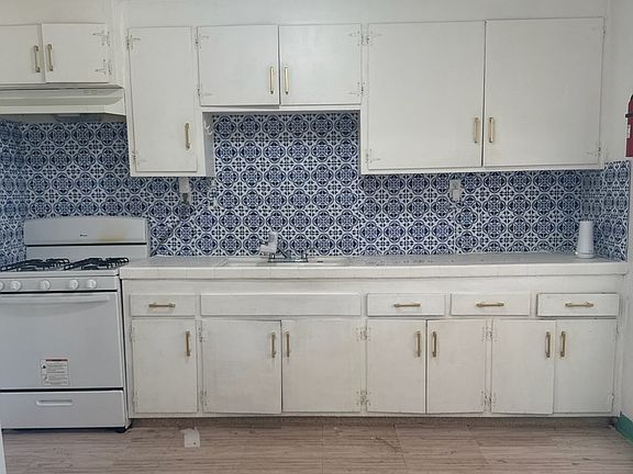 3rd image of 2501 45th Ave APT 4