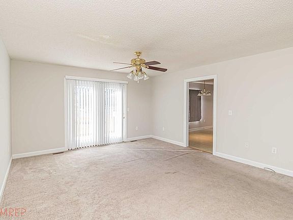 4th image of 2513 Troy Ct