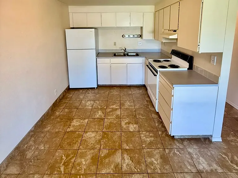 2124 Arthur St #12 — Photo 1