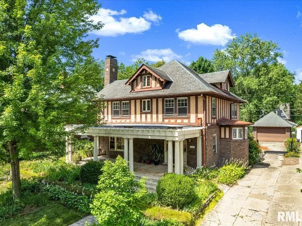 1027 N Maplewood Ave, Peoria, IL 61606