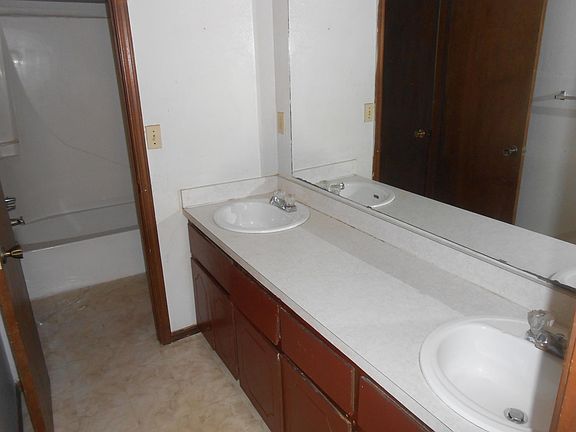 4th image of 1236 Northcliff Ave
