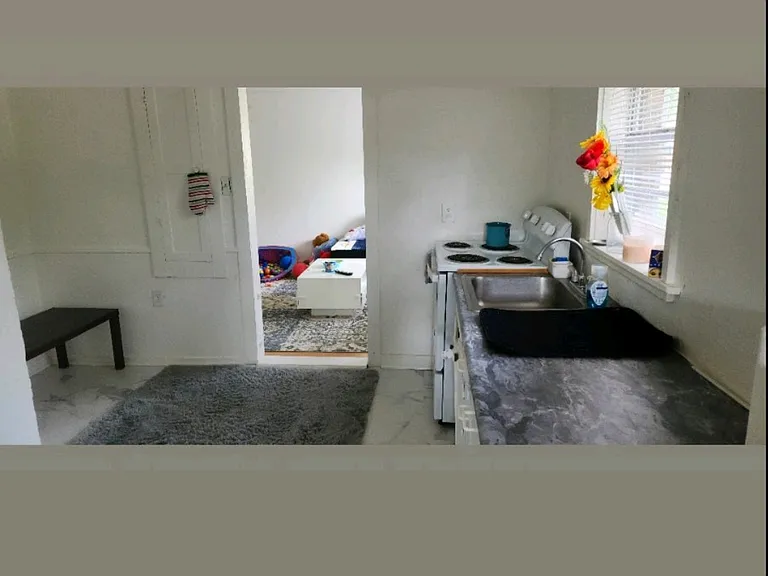 701 S Pierce St — Photo 5