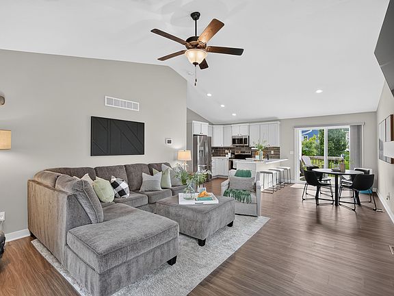 4th image of 1913 NE Cypress Cir