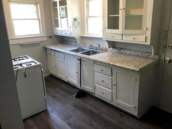 5th image of 309 E Nelson St