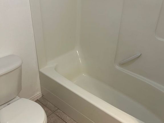 5th image of 811 S Main St APT 10