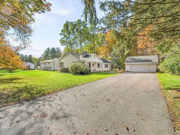 4th image of 79 Pleasant Ridge Road