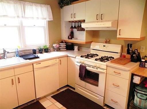 4th image of 8 Walnut Ct