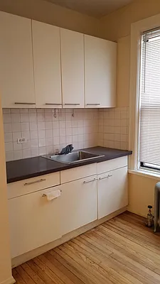 Rented by Aidonis Realty | media 7