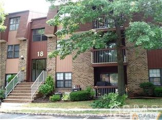 207A Sierra Ct, Woodbridge, NJ 07095