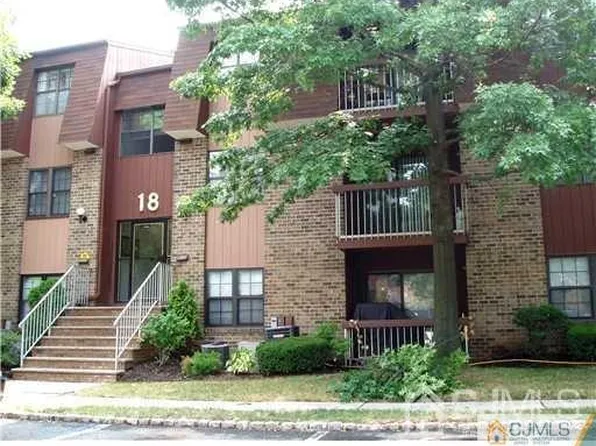 207A Sierra Ct, Woodbridge, NJ 07095