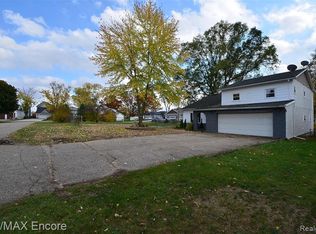 4381 Pinedale Ave, Clarkston, MI 48346