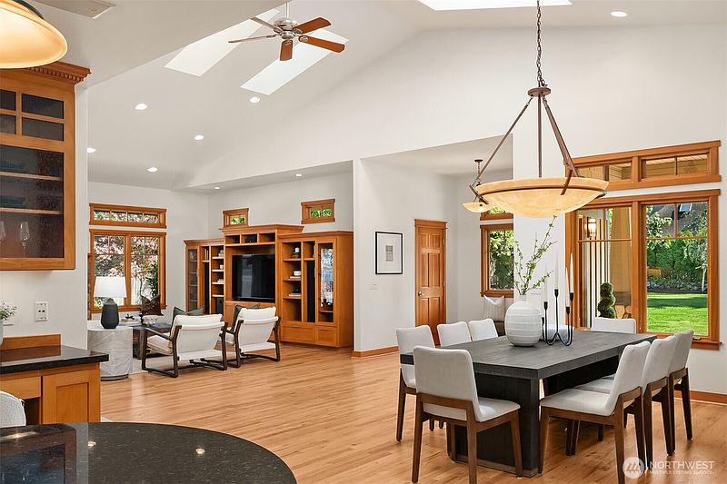 4th image of 13330 NE 80th Street