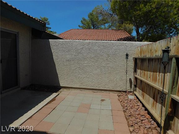 2nd image of 796 Heritage Vista Ave