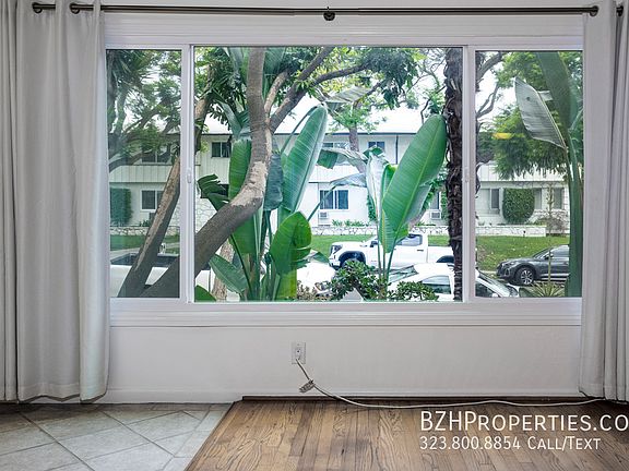 3rd image of 1215 N Hayworth Ave #103